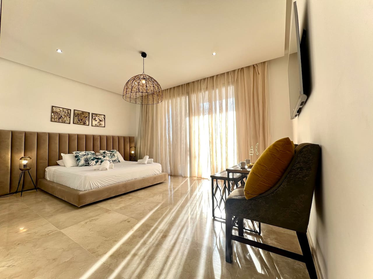 RITZ · Ritz Carlton Luxurious Stay