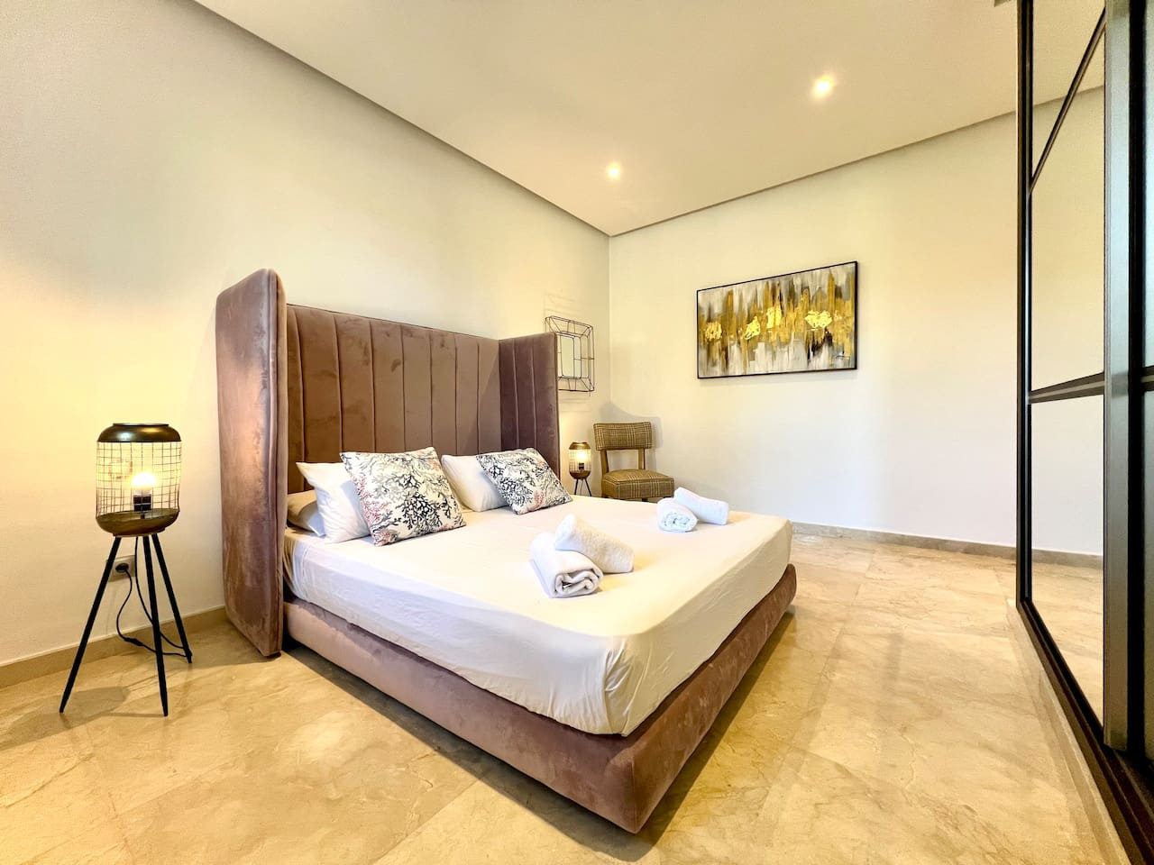 RITZ · Ritz Carlton Luxurious Stay