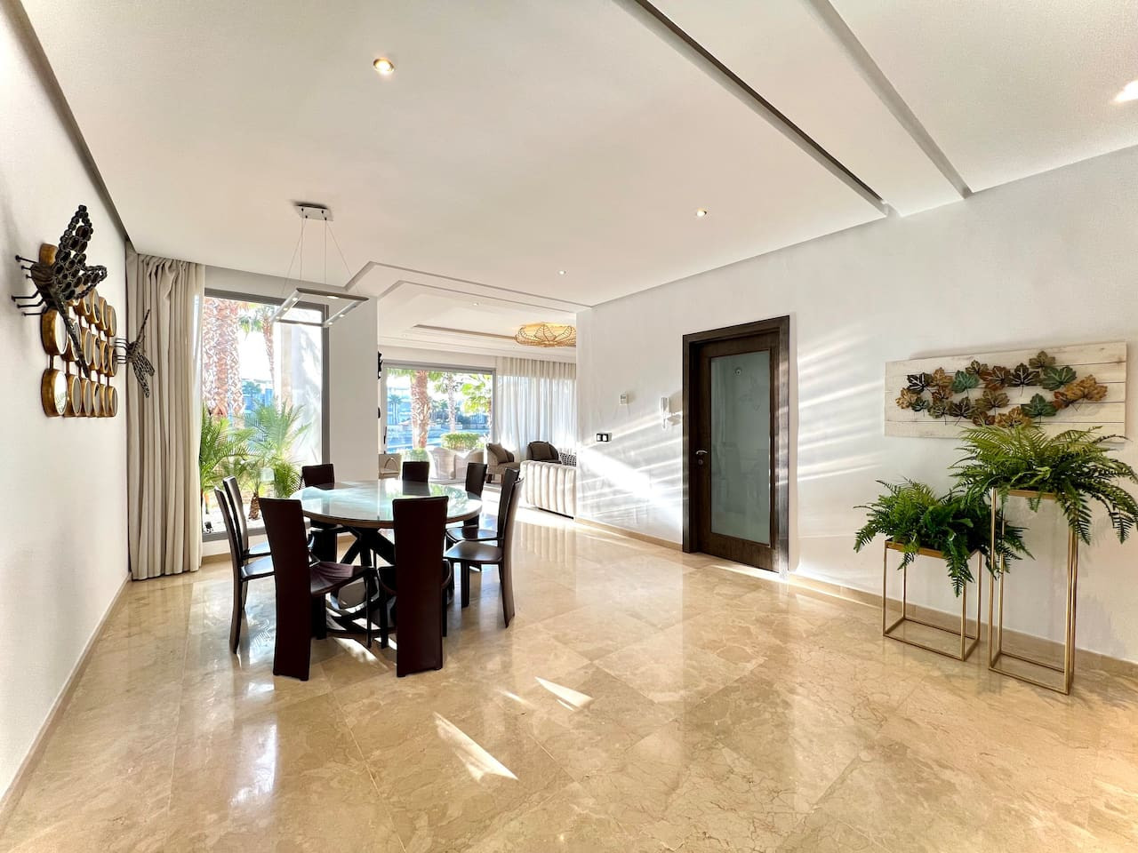 RITZ · Ritz Carlton Luxurious Stay