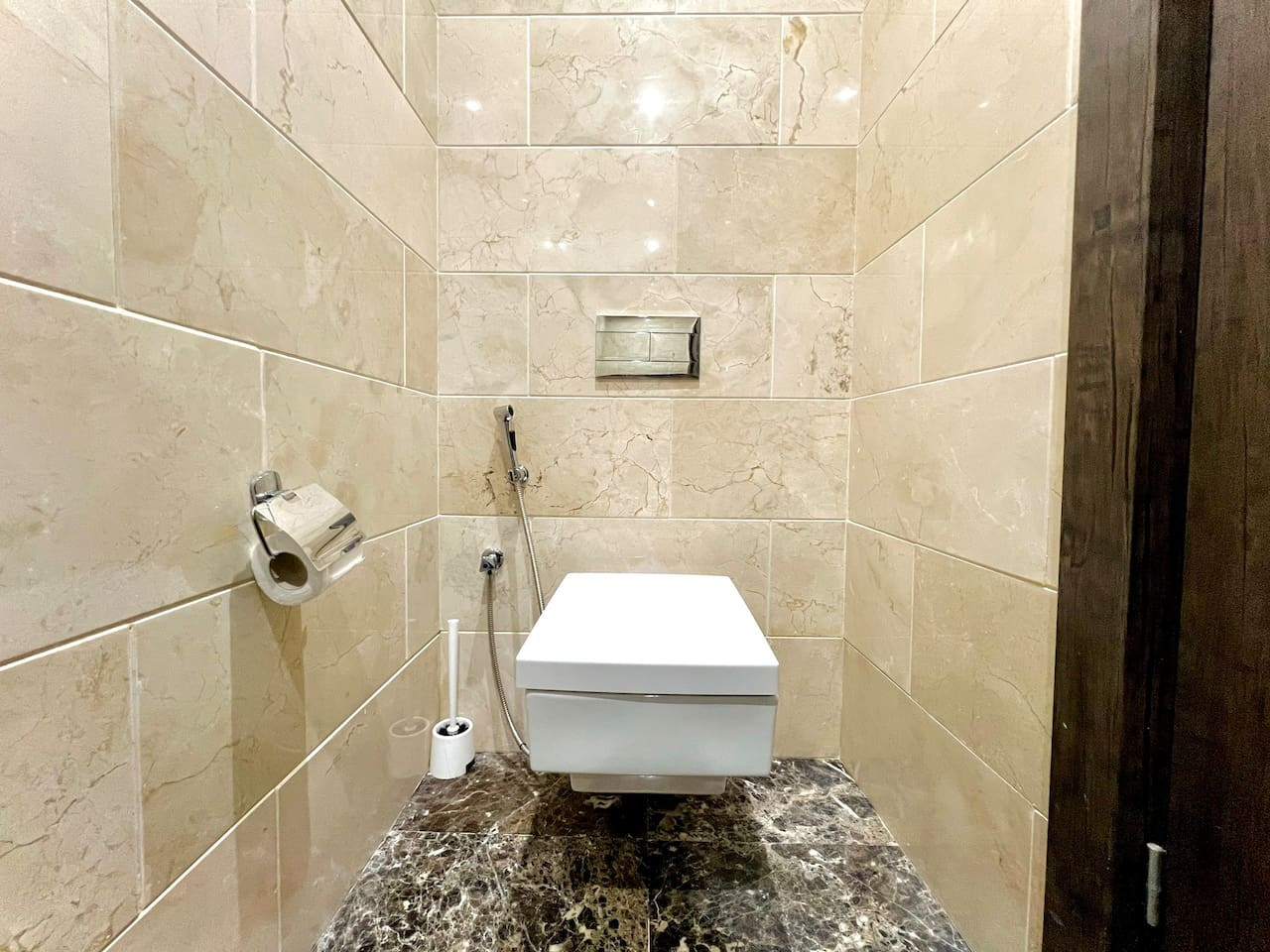 RITZ · Ritz Carlton Luxurious Stay
