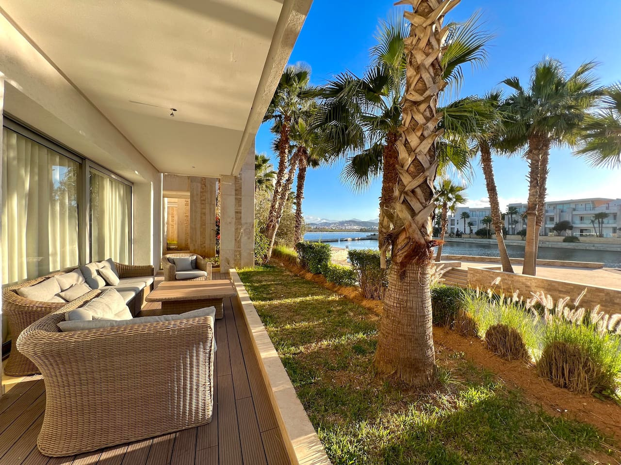 RITZ · Ritz Carlton Luxurious Stay