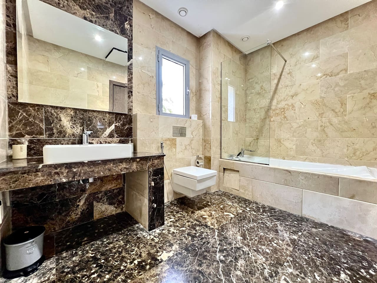 RITZ · Ritz Carlton Luxurious Stay
