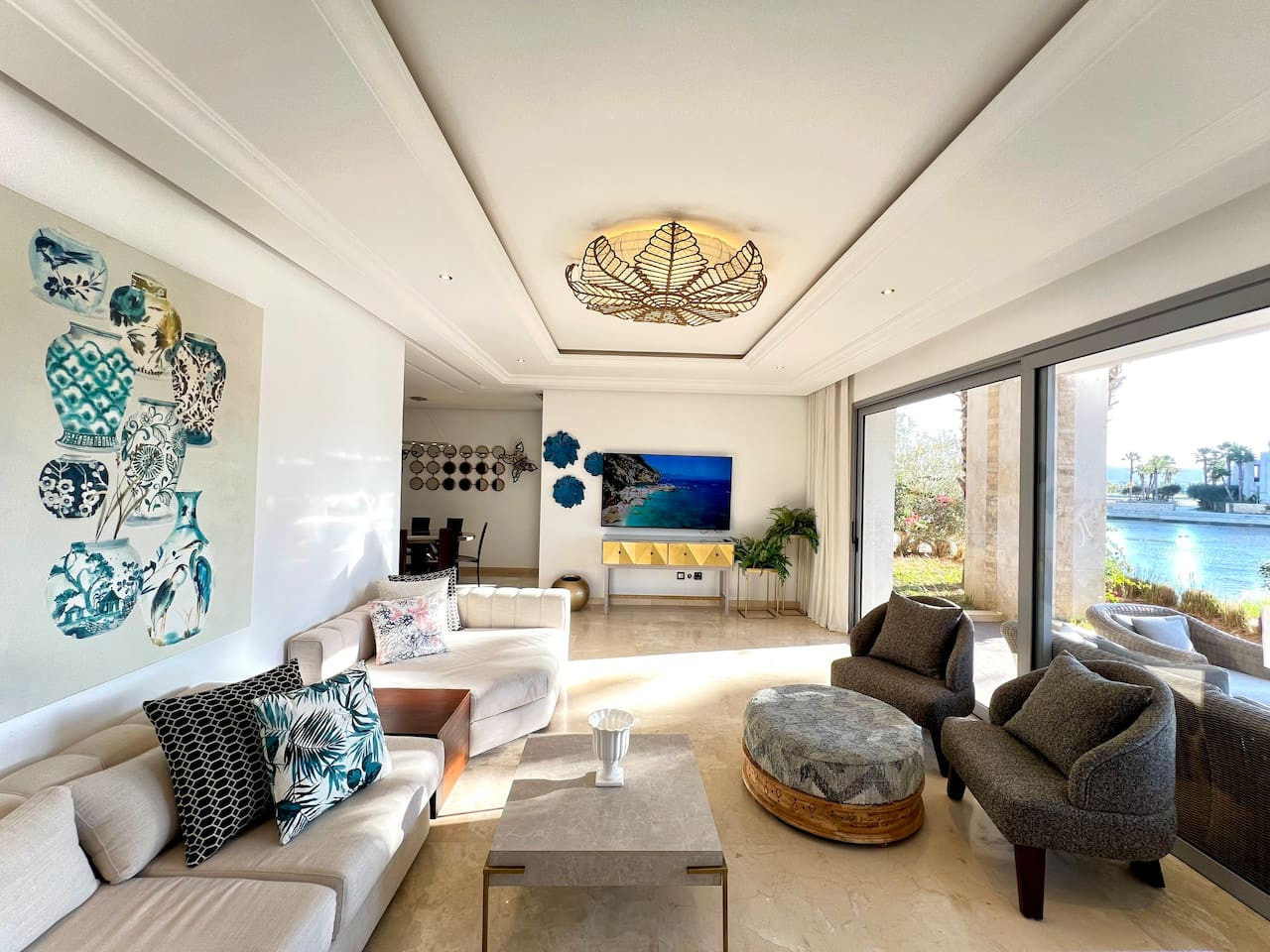 RITZ · Ritz Carlton Luxurious Stay