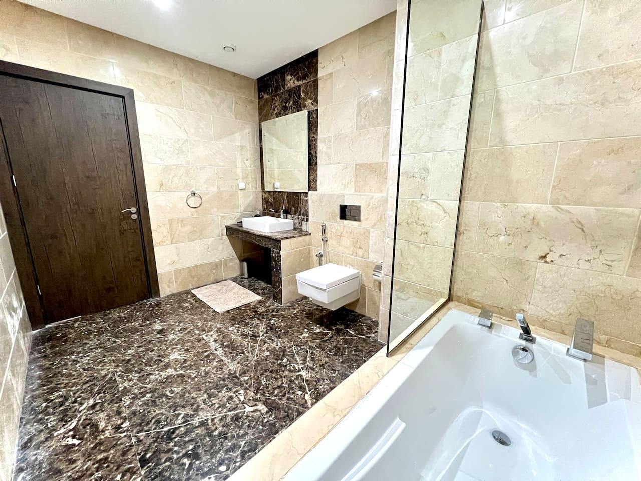 RITZ · Ritz Carlton Luxurious Stay
