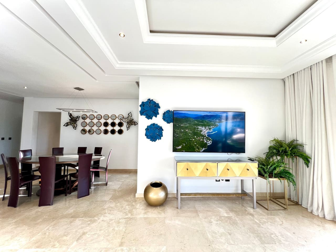 RITZ · Ritz Carlton Luxurious Stay