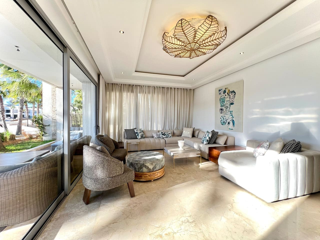 RITZ · Ritz Carlton Luxurious Stay