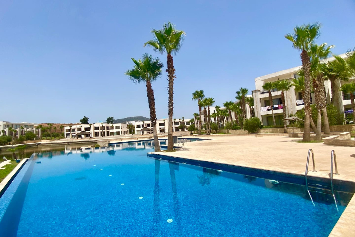 RITZ · Ritz Carlton Luxurious Stay