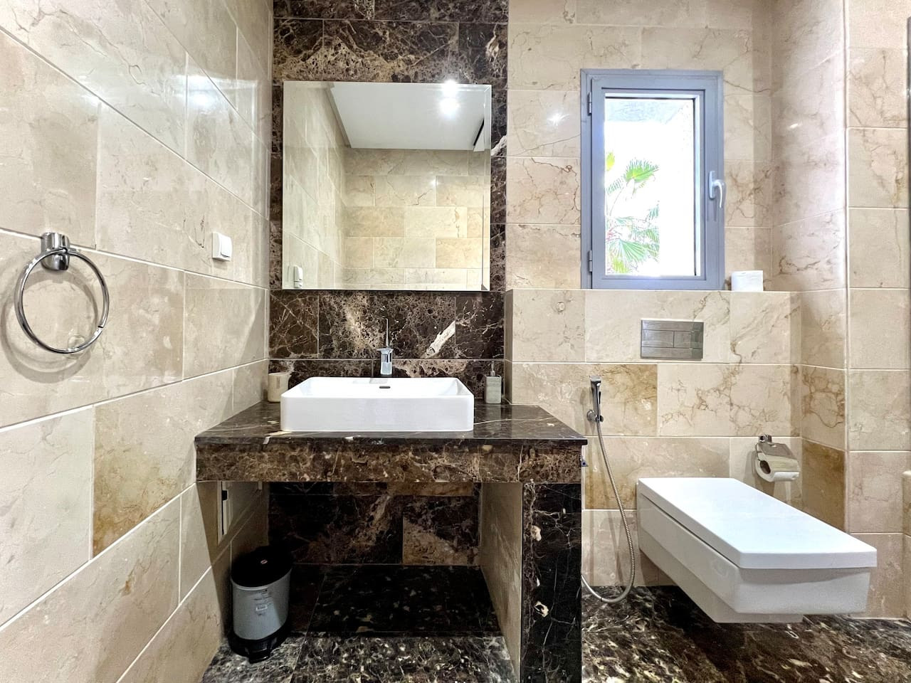 RITZ · Ritz Carlton Luxurious Stay