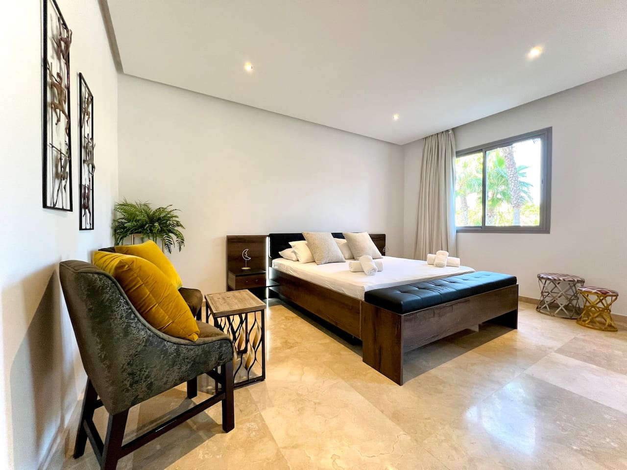 RITZ · Ritz Carlton Luxurious Stay