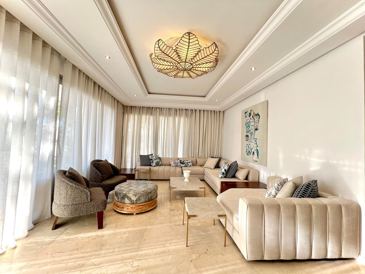 RITZ · Ritz Carlton Luxurious Stay