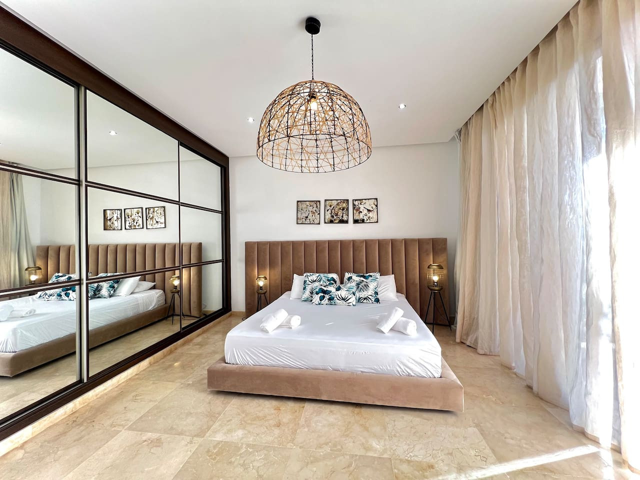 RITZ · Ritz Carlton Luxurious Stay