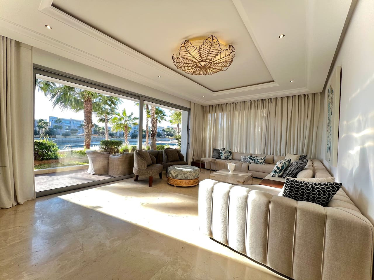 RITZ · Ritz Carlton Luxurious Stay