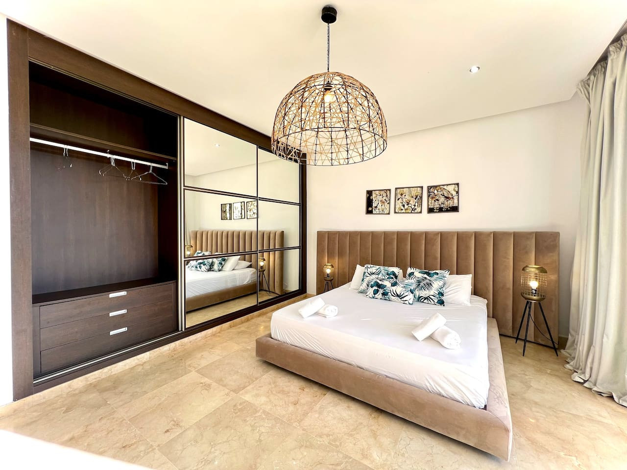 RITZ · Ritz Carlton Luxurious Stay