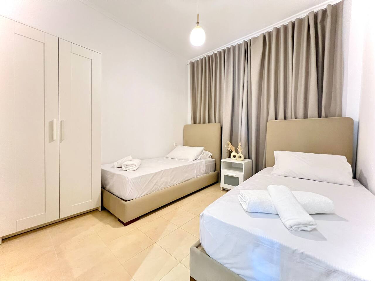 T2E6 · The Golden Breeze