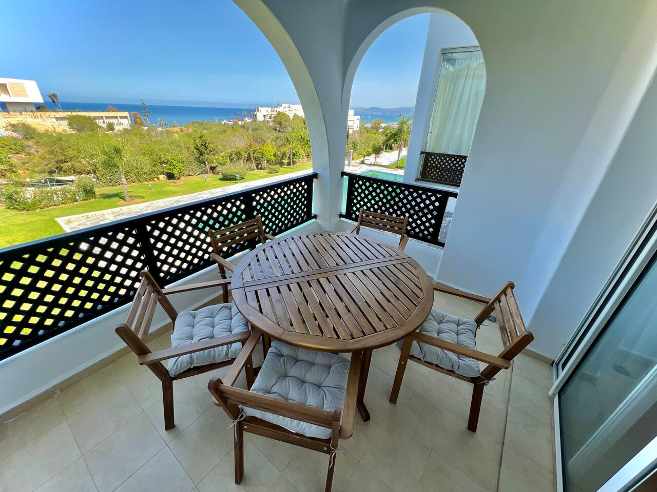 T2E6 · The Golden Breeze