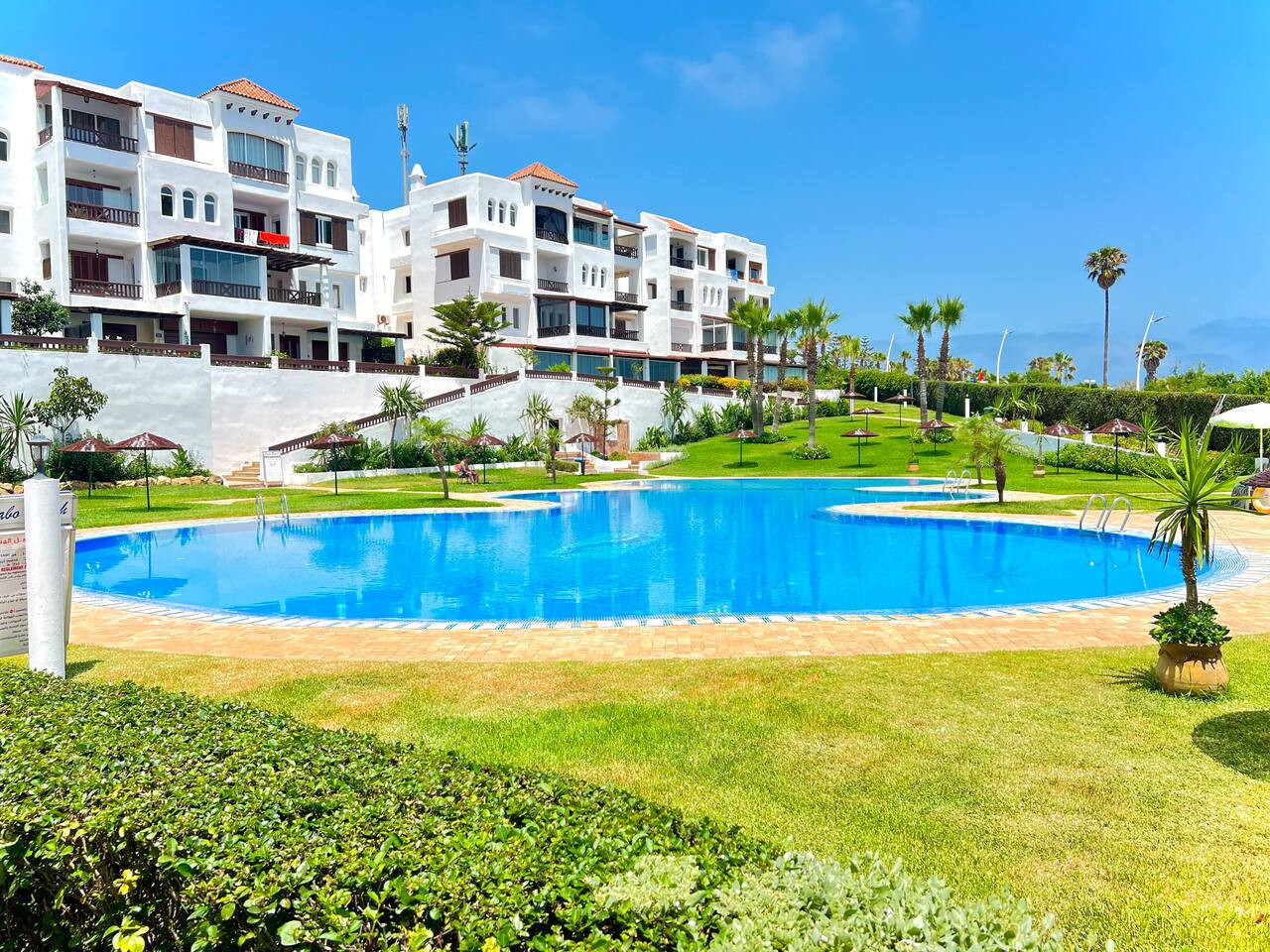 CA4 · Tropical Touch - Pool & Garden