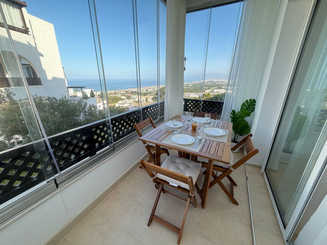 T3D8 · Panoramic View - Bella Vista