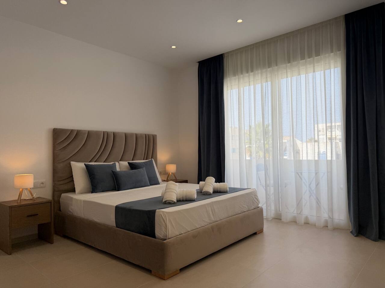 206 · Warm Stay