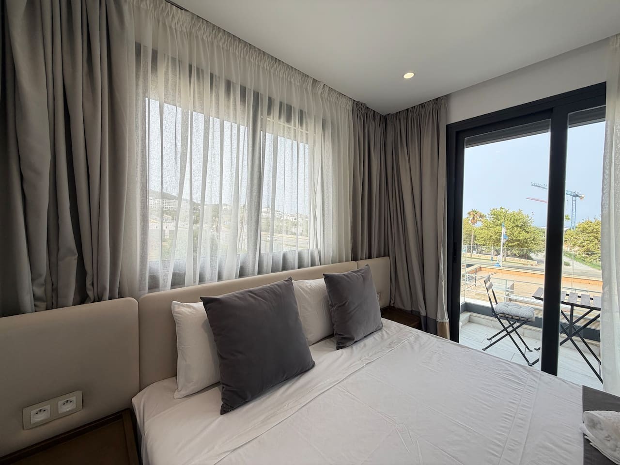 CMB25 · Modern Pearl - Casas Del Mar