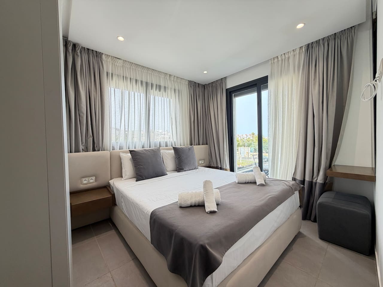 CMB25 · Modern Pearl - Casas Del Mar