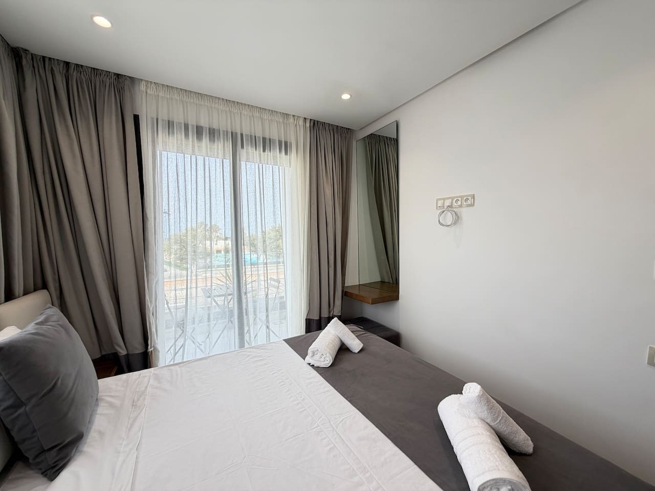 CMB25 · Modern Pearl - Casas Del Mar