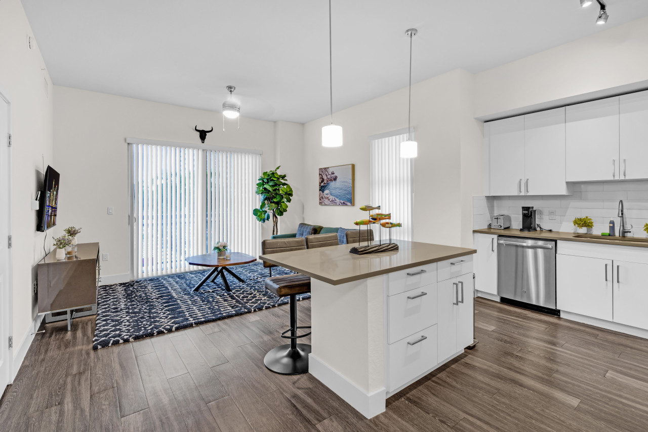 Edgewater 2br | Pool + Free Parking - 바하마