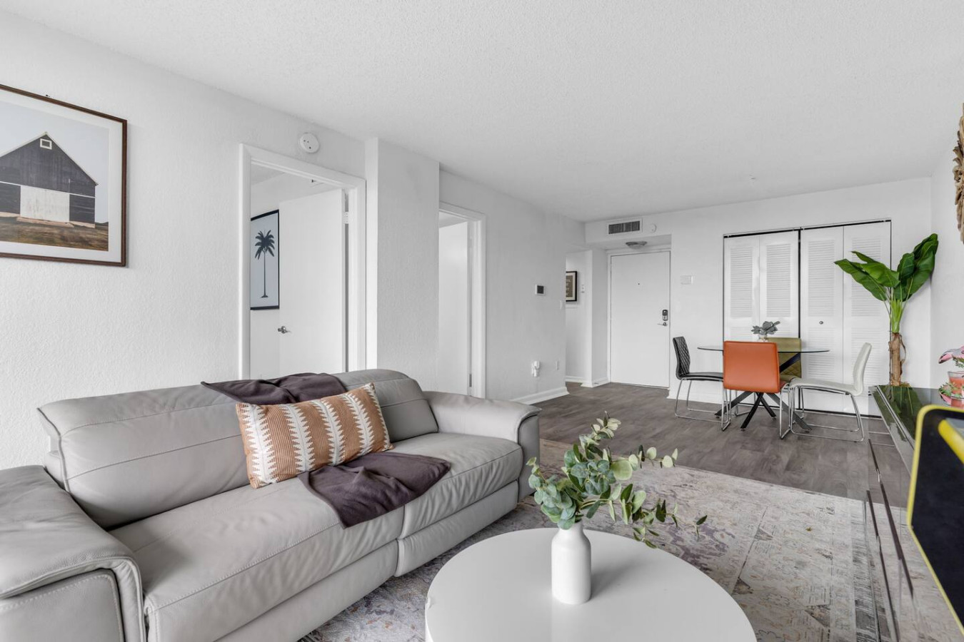 Stylish Condo With Pool And Gym - Inviting Comfort And Convenience - North Miami, FL
