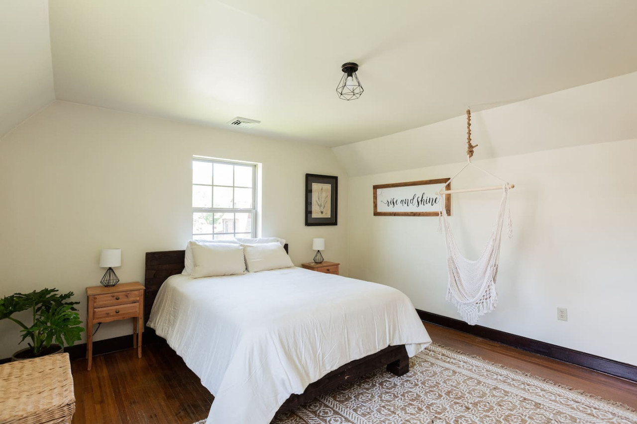The Conestoga Cottage | Hot Tub, Rustic Charm, Near Downtown Lancaster