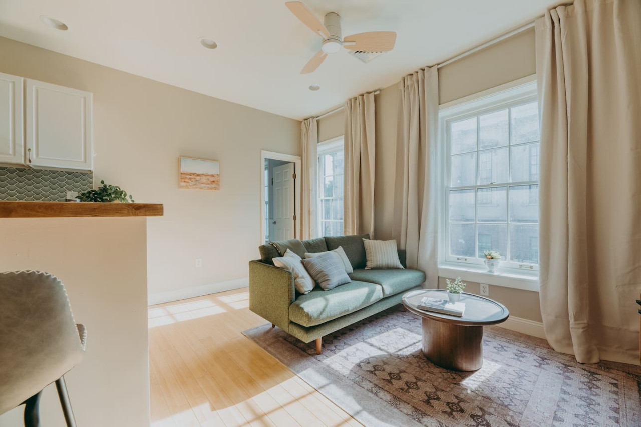 The Maisonette on Duke | King Bed, Chic, Downtown Lancaster