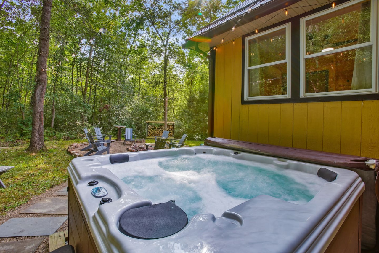 Tuscarora Mountain Retreat | Hot Tub, Hiking, Family Cabin