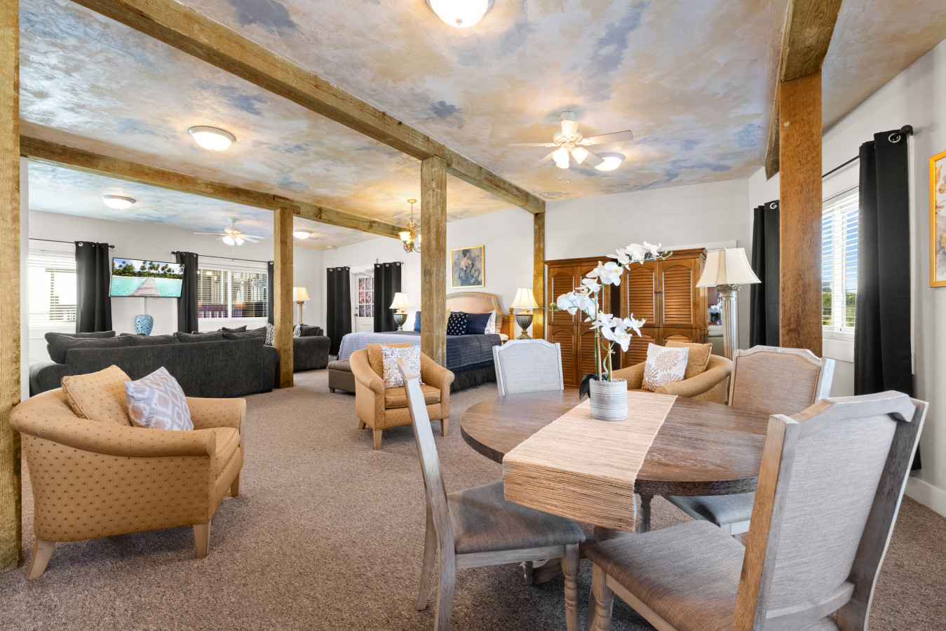 The Loft at Harbour Master Suites