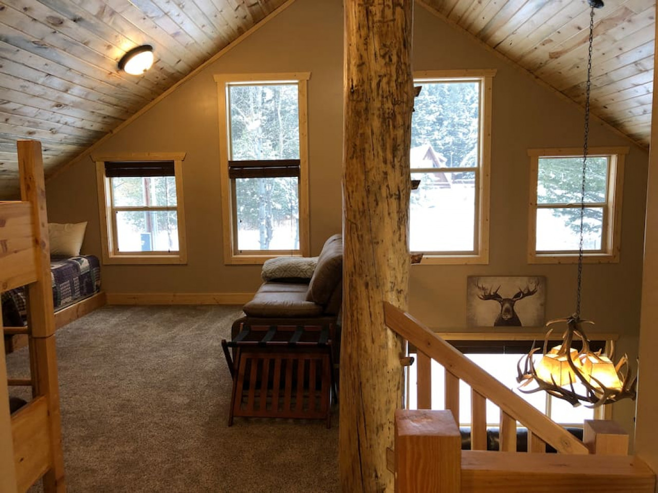 Upstairs loft with extra sleeping