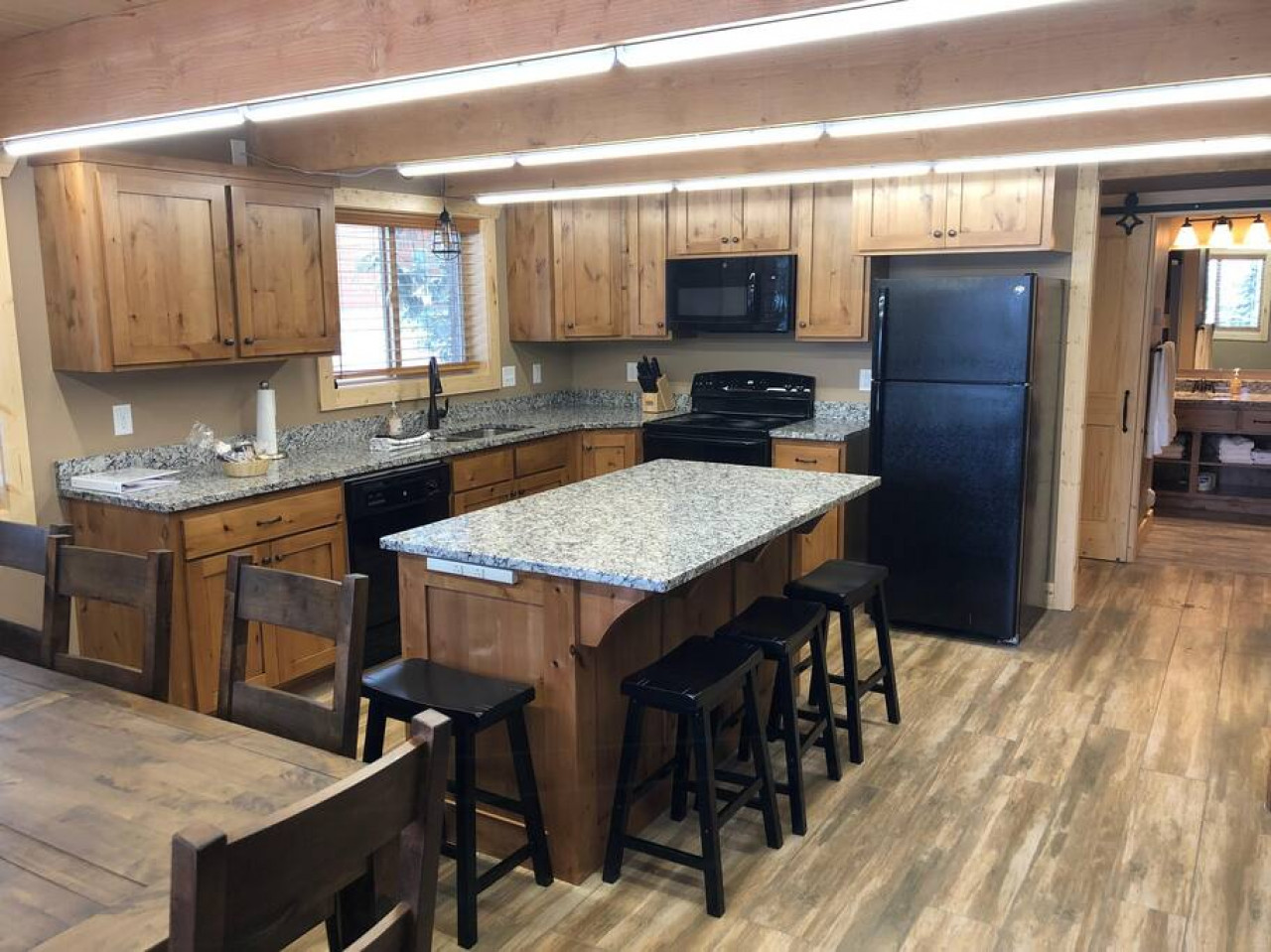Full kitchen