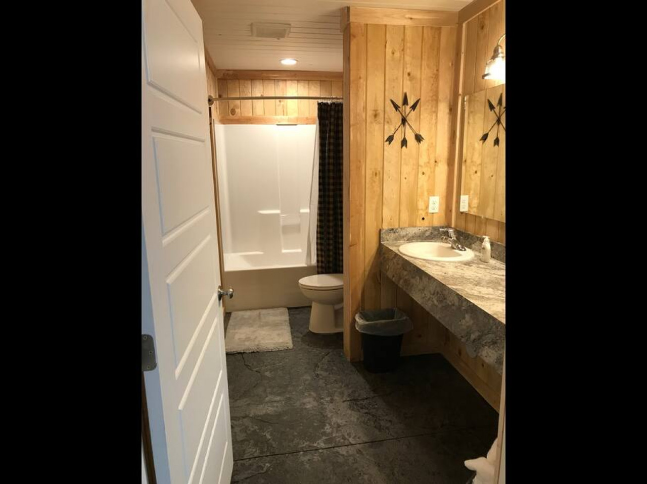 Family Cabin Unit #10 3