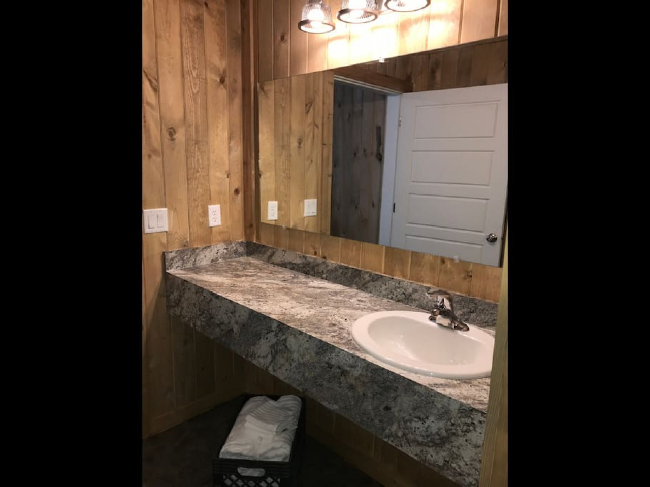 Family Cabin Unit #10 5