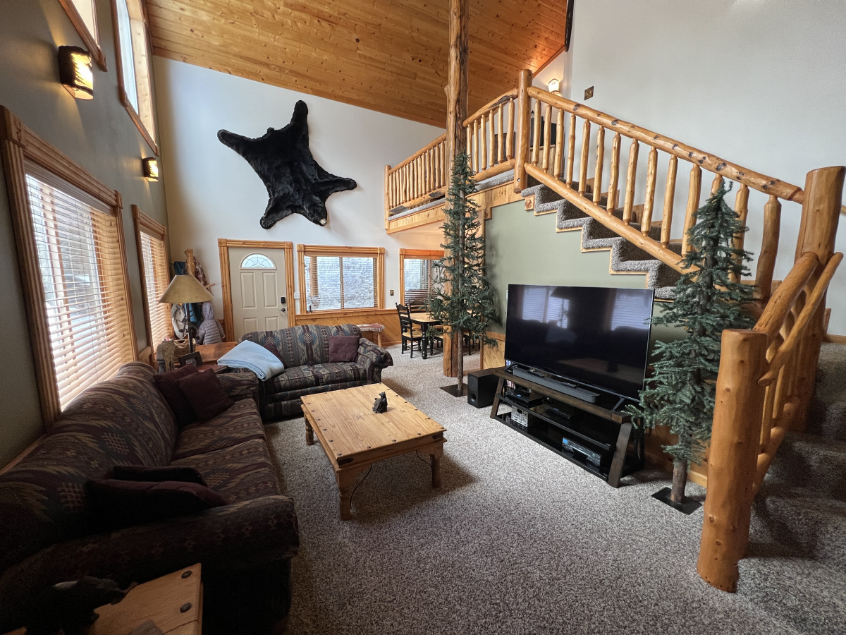 Whispering Pine Cabin 3