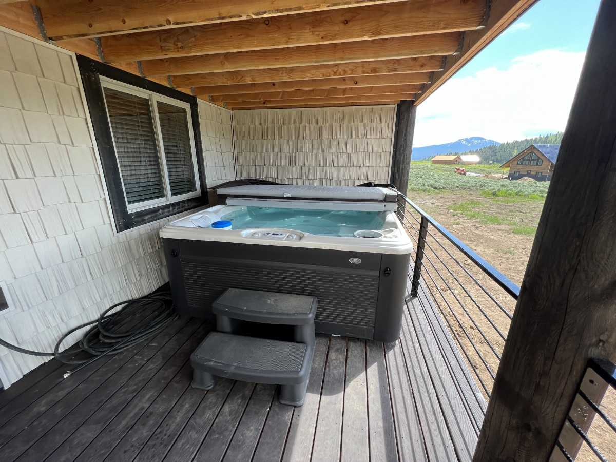 Hot tub