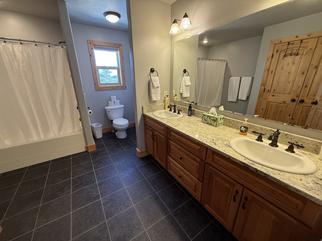 Spacious upstairs bathroom with tub/shower combo