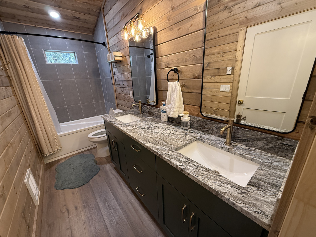 Large upstairs bathroom