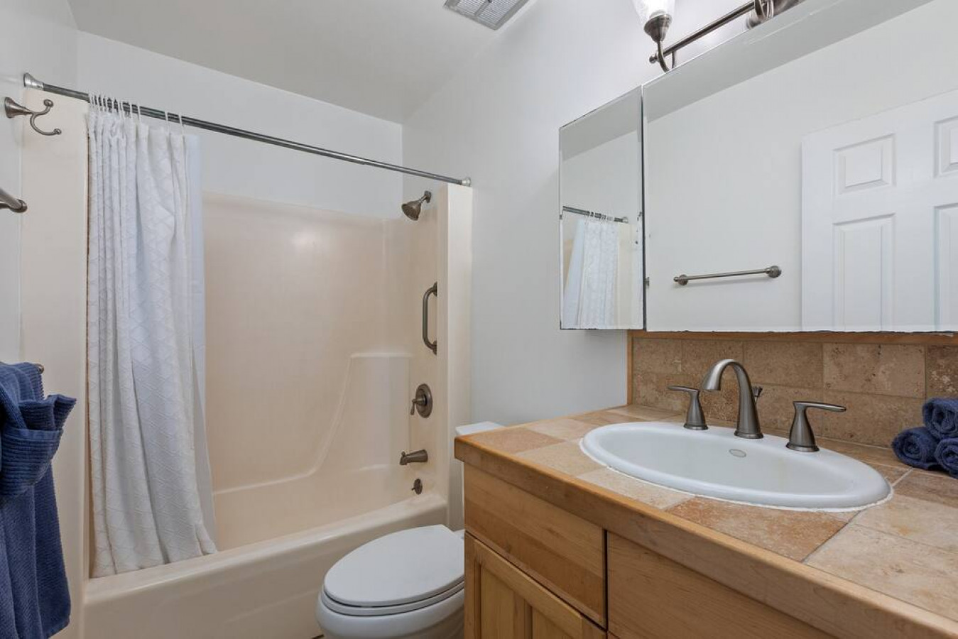 Cozy Condo with Pools in Kahuku photo 17