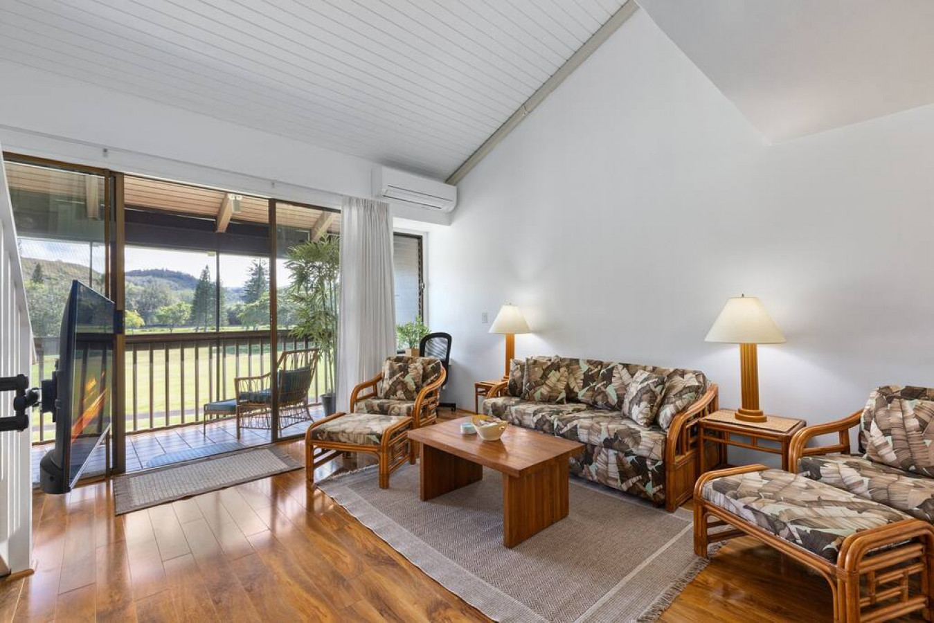 Cozy Condo with Pools in Kahuku photo 1