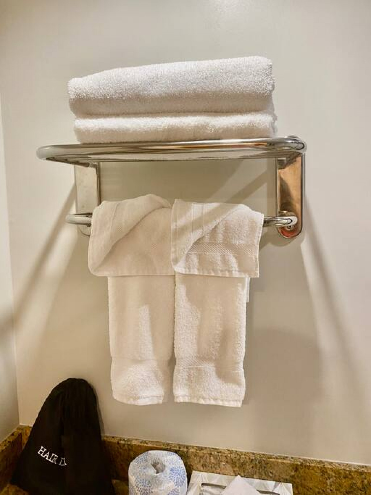 Cozy Waikiki Room with Free Parking photo 24