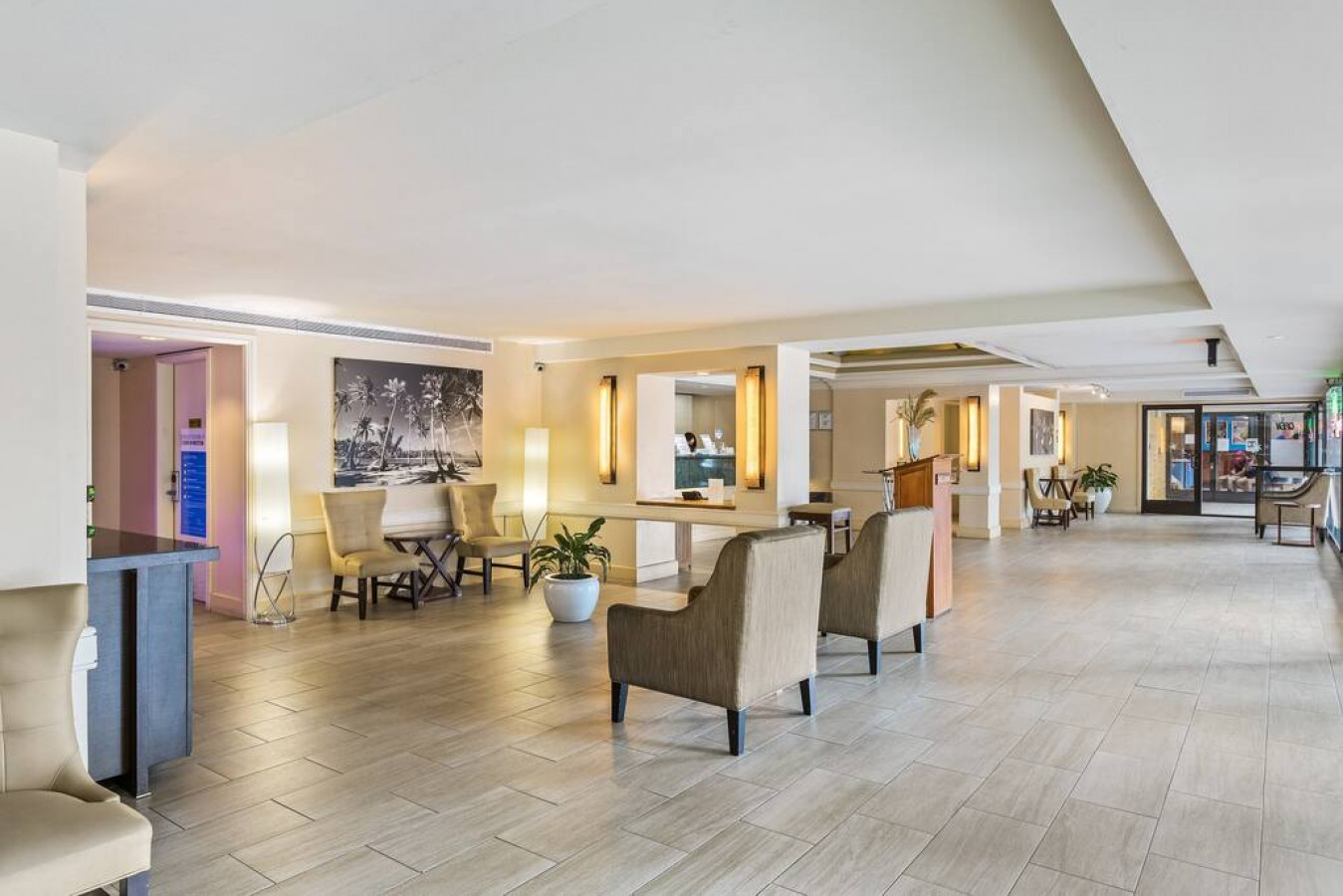 Cozy Waikiki Room with Free Parking photo 28