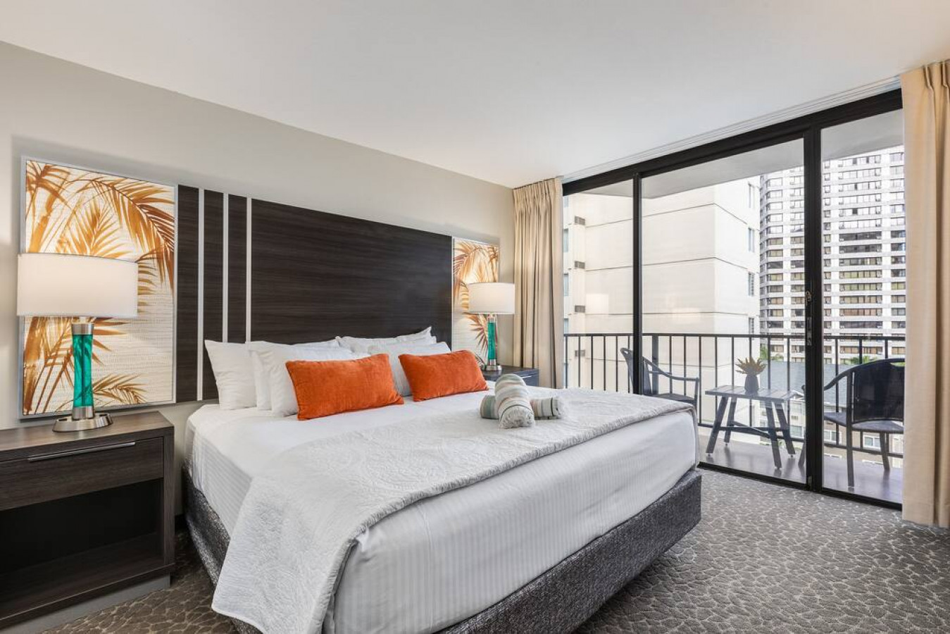 Cozy Waikiki Room with Free Parking photo 7