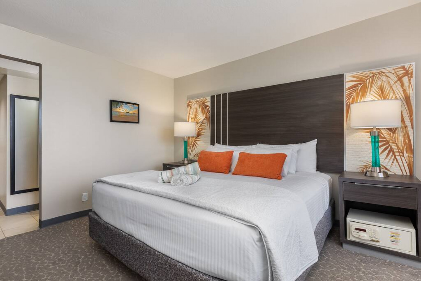 Cozy Waikiki Room with Free Parking photo 17