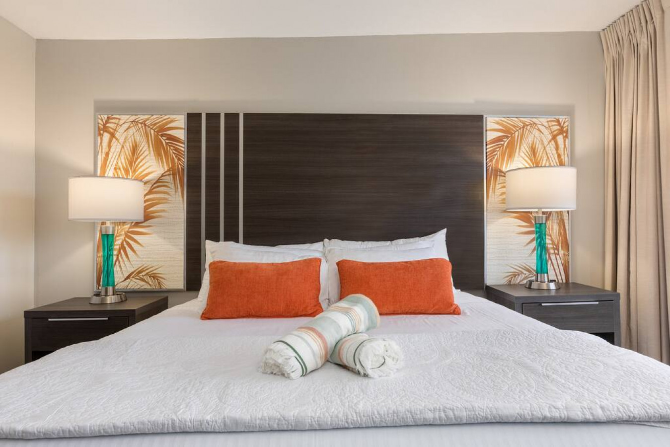 Cozy Waikiki Room with Free Parking photo 6