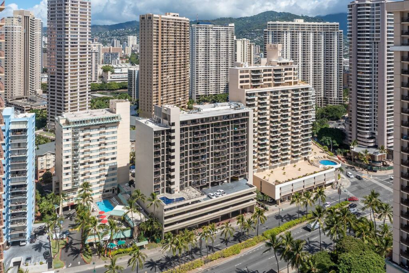 Cozy Waikiki Room with Free Parking photo 35