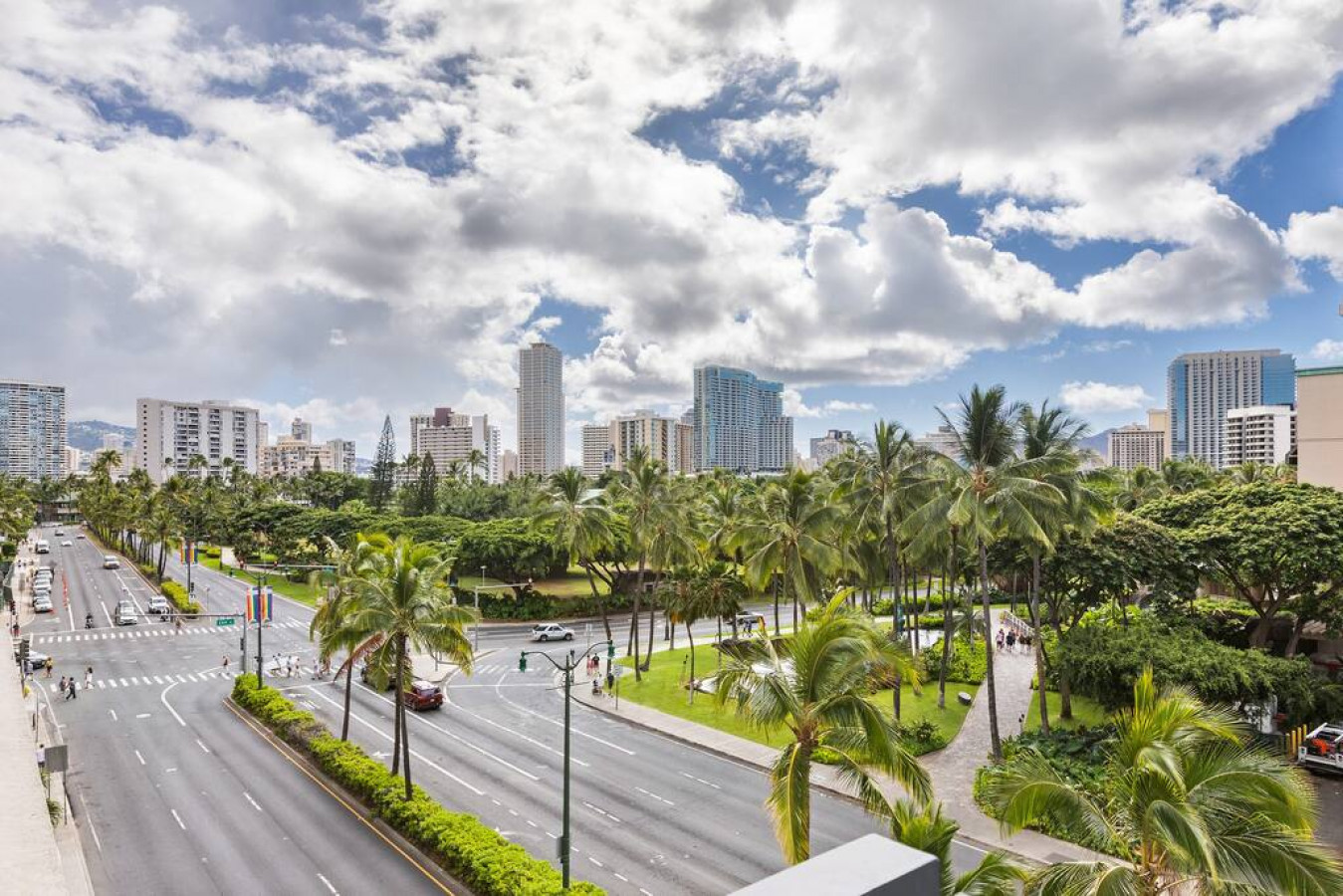 Cozy Waikiki Room with Free Parking photo 34