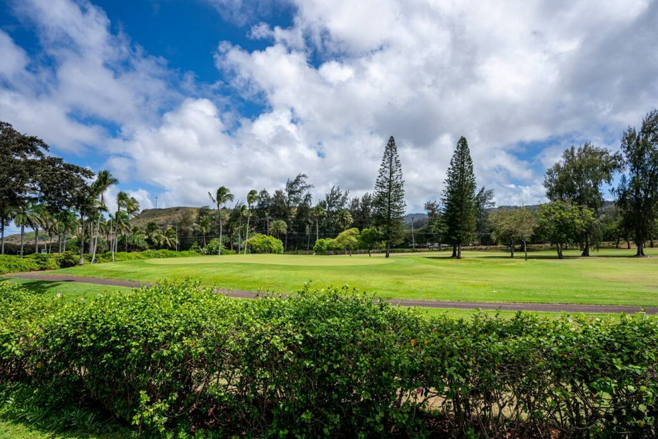 Spacious Family Condo Overlooking Golf Course photo 28