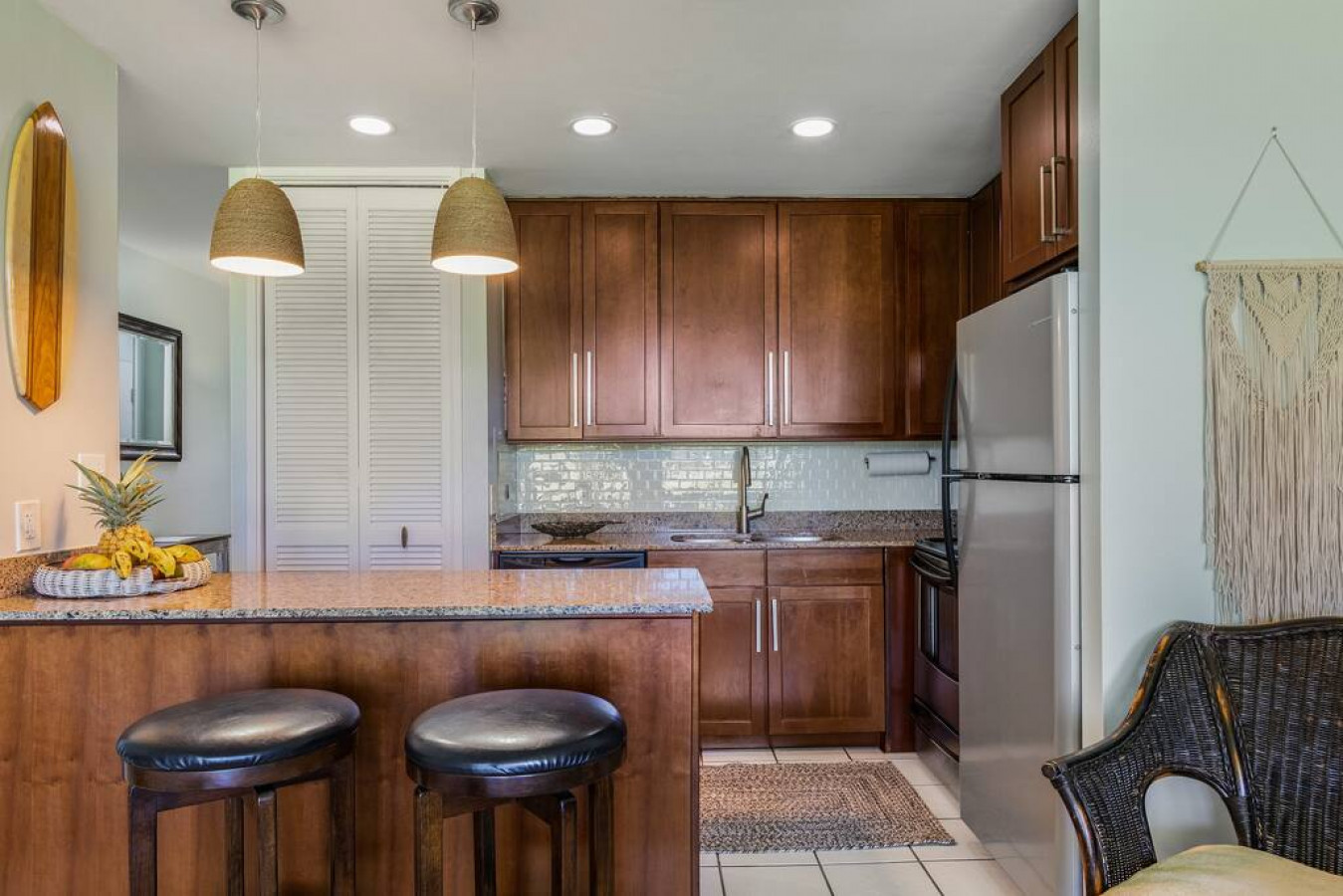 Full kitchen